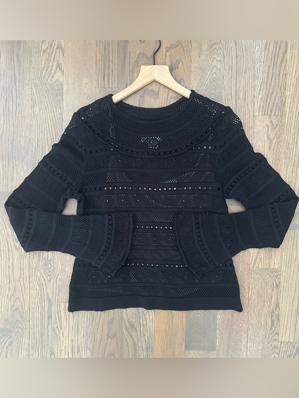 Oscar de la Renta RTW Fall 2018 Round Neck Bell Sleeve Lace Top Cami Black XL